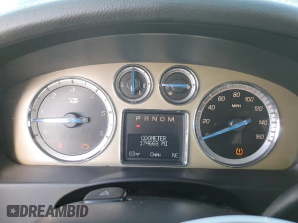 ✅ 2013 Cadillac Escalade ESV Platinum Edition • VIN: 1GYS3KEF9DR322219 • Лот: 90066535. Опубликован ранее на Copart с пробегом 174 669 миль. Бесплатный доступ к архиву аукционных продаж из США и подробный отчёт об истории автомобиля на DreamBid. Изображение 9.