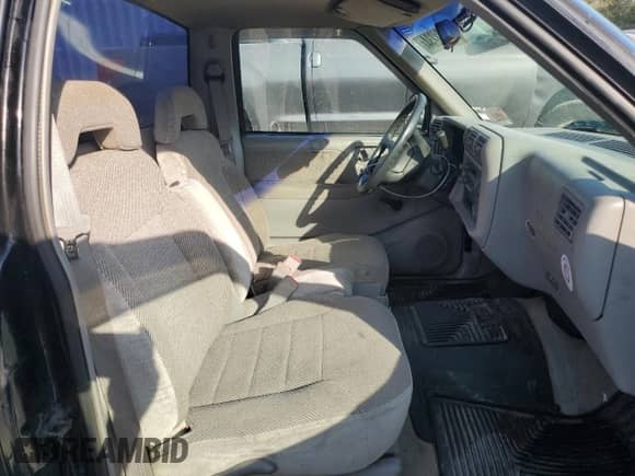 1995 Chevrolet S-10 с VIN 1GCCS1441S8116385, выставлен на аукционе Copart как лот 72081234 с пробегом 127 377 миль миль и На запчасти • Non repairable. История ставок и продаж доступна на DreamBid. Изображение 10.