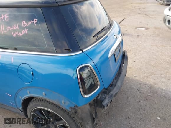 ✅ 2012 MINI Hardtop • VIN: WMWSU3C52CT264021 • Lot: 42896887. Wystawiony na IAAI z przebiegiem 156 666 mil. Bezpłatny archiwum sprzedaży aukcyjnych z USA i szczegółowy raport historii pojazdu na DreamBid. Zdjęcie 6.