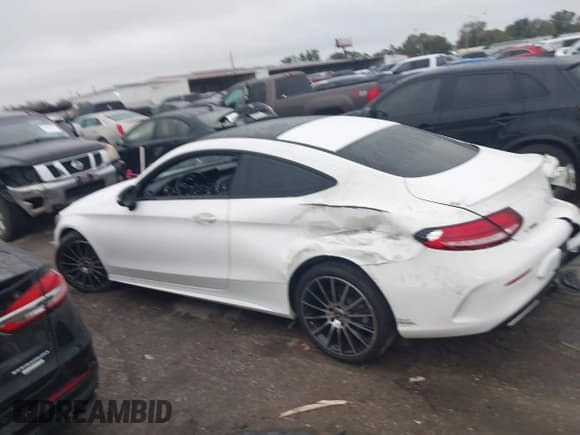 ✅ 2023 Mercedes-Benz C 300 • VIN: W1KWJ8EB5PG128631 • Lot: 41024597. Wystawiony na IAAI z przebiegiem 19 226 mil. Bezpłatny archiwum sprzedaży aukcyjnych z USA i szczegółowy raport historii pojazdu na DreamBid. Zdjęcie 13.