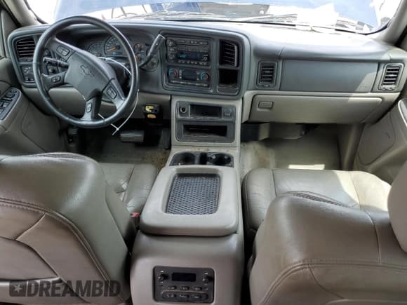 ✅ 2004 Chevrolet Suburban LT • VIN: 1GNFK16Z24J152692 • Лот: 61470705. Опубликован ранее на Copart с пробегом 258 327 миль. Бесплатный доступ к архиву аукционных продаж из США и подробный отчёт об истории автомобиля на DreamBid. Изображение 8.
