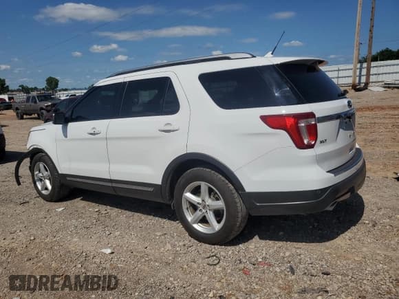 ✅ 2018 Ford Explorer XLT • VIN: 1FM5K7D88JGA55020 • Lot: 60203595. Wystawiony na Copart z przebiegiem 82 679 mil. Bezpłatny archiwum sprzedaży aukcyjnych z USA i szczegółowy raport historii pojazdu na DreamBid. Zdjęcie 2.