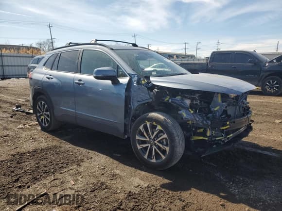 ✅ 2024 Toyota Corolla Cross XLE • VIN: 7MUDAABG2RV106366 • Lot: 48178905. Listed on Copart with 5,037 mi. Free auction sales archive from the USA and detailed vehicle history report at DreamBid. Image 4.
