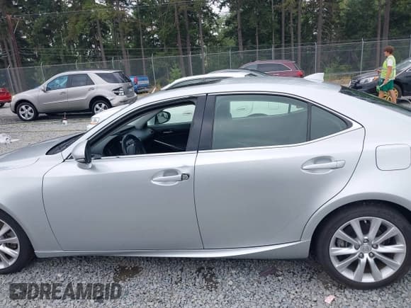 ✅ 2014 Lexus IS 250 • VIN: JTHCF1D28E5014072 • Lot: 42895446. Listed on IAAI with 113,875 mi. Free auction sales archive from the USA and detailed vehicle history report at DreamBid. Image 13.