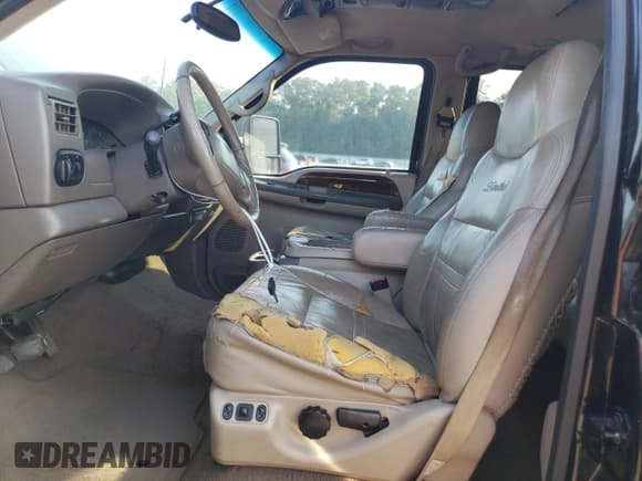 ✅ 2000 Ford Excursion Limited • VIN: 1FMNU42S3YEC00543 • Лот: 75047064. Опубликован ранее на Copart с пробегом 257 298 миль. Бесплатный доступ к архиву аукционных продаж из США и подробный отчёт об истории автомобиля на DreamBid. Изображение 7.