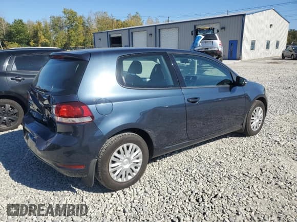 ✅ 2010 Volkswagen Golf • VIN: WVWAB7AJ7AW385375 • Lot: 82264905. Listed on Copart with 204,314 mi. Free auction sales archive from the USA and detailed vehicle history report at DreamBid. Image 3.