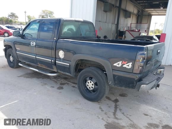 ✅ 2000 Chevrolet Silverado 1500 • VIN: 1GCEK19V8YE364816 • Lot: 43410219. Wystawiony na IAAI z przebiegiem 199 597 mil. Bezpłatny archiwum sprzedaży aukcyjnych z USA i szczegółowy raport historii pojazdu na DreamBid. Zdjęcie 3.