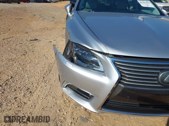 ✅ 2016 Lexus LS 460 • VIN: JTHBL5EF7G5141332 • Lot: 43207850. Listed on IAAI with 90,505 mi. Free auction sales archive from the USA and detailed vehicle history report at DreamBid. Image 6.