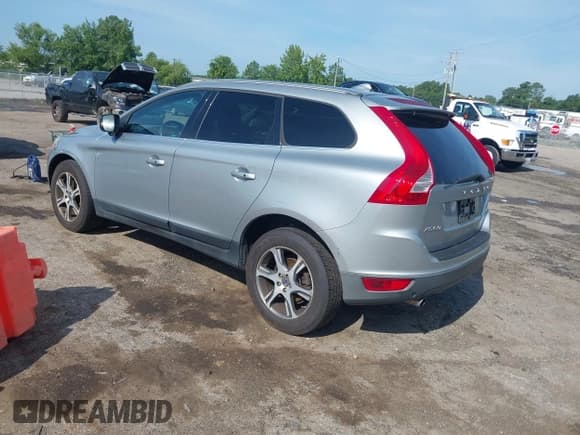 ✅ 2011 Volvo XC60 3.0T • VIN: YV4902DZ0B2153140 • Lot: 42840256. Listed on IAAI with 137,240 mi. Free auction sales archive from the USA and detailed vehicle history report at DreamBid. Image 3.