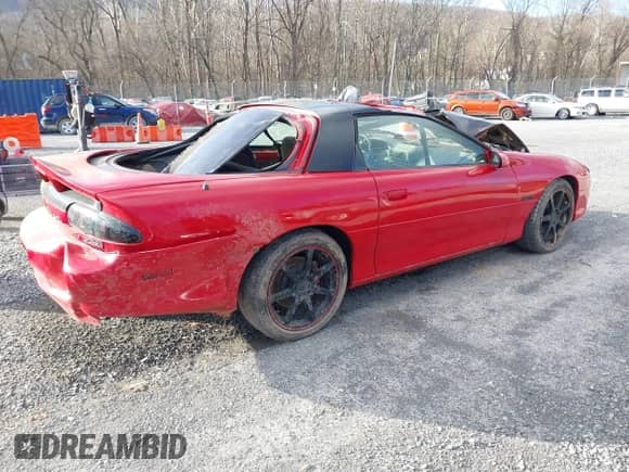 2000 Chevrolet Camaro Z28 z VIN 2G1FP22G6Y2132582, wystawiony jako IAAI lot #41583616 z przebiegiem Nie podano mil oraz . Historia ofert i sprzedaży dostępna na DreamBid. Obrazek 4.