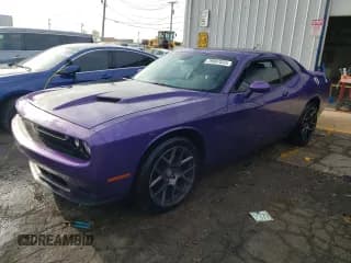 ✅ 2016 Dodge Challenger R/T • VIN: 2C3CDZBT7GH172338 • Lot: 79967833. Wystawiony na Copart z przebiegiem 57 530 mil. Bezpłatny archiwum sprzedaży aukcyjnych z USA i szczegółowy raport historii pojazdu na DreamBid. Zdjęcie 1.