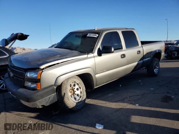 ✅ 2006 Chevrolet Silverado 2500HD LT1 • VIN: 1GCHK23246F133033 • Lot: 84415664. Wystawiony na Copart z przebiegiem 218 218 mil. Bezpłatny archiwum sprzedaży aukcyjnych z USA i szczegółowy raport historii pojazdu na DreamBid. Zdjęcie 1.