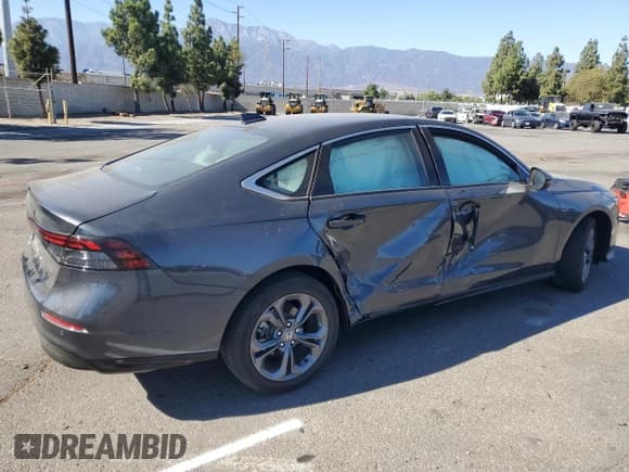 ✅ 2024 Honda Accord EX-L • VIN: 1HGCY2F64RA054570 • Лот: 71652105. Опубликован ранее на Copart с пробегом 26 831 миль. Бесплатный доступ к архиву аукционных продаж из США и подробный отчёт об истории автомобиля на DreamBid. Изображение 3.