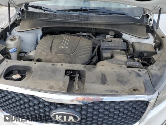 ✅ 2016 Kia Sorento LX • VIN: 5XYPG4A51GG011749 • Lot: 85252535. Listed on Copart with 126,686 mi. Free auction sales archive from the USA and detailed vehicle history report at DreamBid. Image 12.