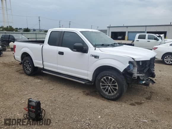 ✅ 2015 Ford F-150 XLT • VIN: 1FTEX1CF8FKD21921 • Lot: 69838165. Listed on Copart with 229,418 mi. Free auction sales archive from the USA and detailed vehicle history report at DreamBid. Image 4.