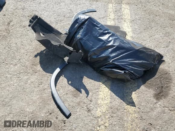 ✅ 2019 Chevrolet Traverse LS • VIN: 1GNERFKW5KJ125709 • Lot: 69006044. Wystawiony na Copart z przebiegiem Nie podano. Bezpłatny archiwum sprzedaży aukcyjnych z USA i szczegółowy raport historii pojazdu na DreamBid. Zdjęcie 13.