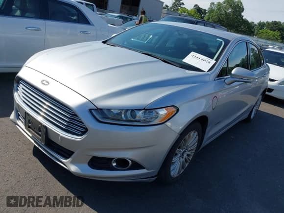 ✅ 2013 Ford Fusion Titanium • VIN: 3FA6P0SU5DR373620 • Lot: 42414028. Wystawiony na IAAI z przebiegiem 145 153 mil. Bezpłatny archiwum sprzedaży aukcyjnych z USA i szczegółowy raport historii pojazdu na DreamBid. Zdjęcie 2.