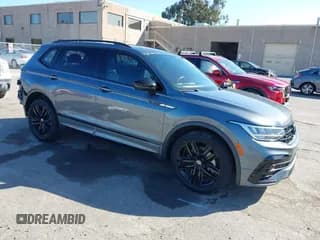 ✅ 2022 Volkswagen Tiguan SE R-Line Black • VIN: 3VVCB7AX6NM074394 • Lot: 42333751. Wystawiony na IAAI z przebiegiem 62 561 mil. Bezpłatny archiwum sprzedaży aukcyjnych z USA i szczegółowy raport historii pojazdu na DreamBid. Zdjęcie 1.
