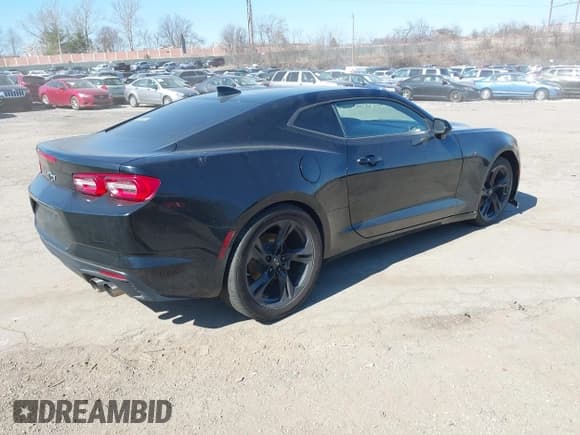 ✅ 2021 Chevrolet Camaro 1SS • VIN: 1G1FF1R77M0102683 • Lot: 41737336. Wystawiony na IAAI z przebiegiem 44 268 mil. Bezpłatny archiwum sprzedaży aukcyjnych z USA i szczegółowy raport historii pojazdu na DreamBid. Zdjęcie 4.