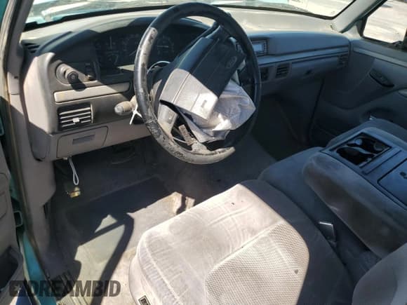 ✅ 1995 Ford F-150 • VIN: 1FTEX15H3SKA08137 • Lot: 71073965. Wystawiony na Copart z przebiegiem 190 089 mil. Bezpłatny archiwum sprzedaży aukcyjnych z USA i szczegółowy raport historii pojazdu na DreamBid. Zdjęcie 8.