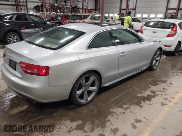 ✅ 2010 Audi A5 Prestige • VIN: WAUWKAFR2AA050049 • Lot: 41683830. Listed on IAAI with 185,164 mi. Free auction sales archive from the USA and detailed vehicle history report at DreamBid. Image 4.