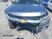 ✅ 2020 Chevrolet Colorado 2WD LT • VIN: 1GCGSCEN9L1242637 • Lot: 42203101. Wystawiony na IAAI z przebiegiem 53 050 mil. Bezpłatny archiwum sprzedaży aukcyjnych z USA i szczegółowy raport historii pojazdu na DreamBid. Zdjęcie 6.