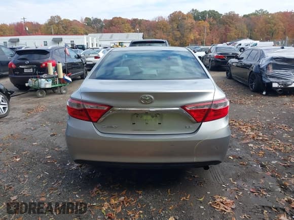 ✅ 2015 Toyota Camry SE • VIN: 4T1BF1FK2FU079822 • Lot: 43594956. Wystawiony na IAAI z przebiegiem 127 395 mil. Bezpłatny archiwum sprzedaży aukcyjnych z USA i szczegółowy raport historii pojazdu na DreamBid. Zdjęcie 16.