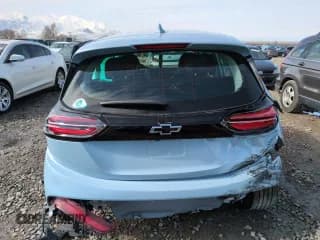 ✅ 2022 Chevrolet Bolt EV 2LT • VIN: 1G1FX6S09N4100144 • Lot: 46340325. Wystawiony na Copart z przebiegiem 4 458 mil. Bezpłatny archiwum sprzedaży aukcyjnych z USA i szczegółowy raport historii pojazdu na DreamBid. Zdjęcie 6.