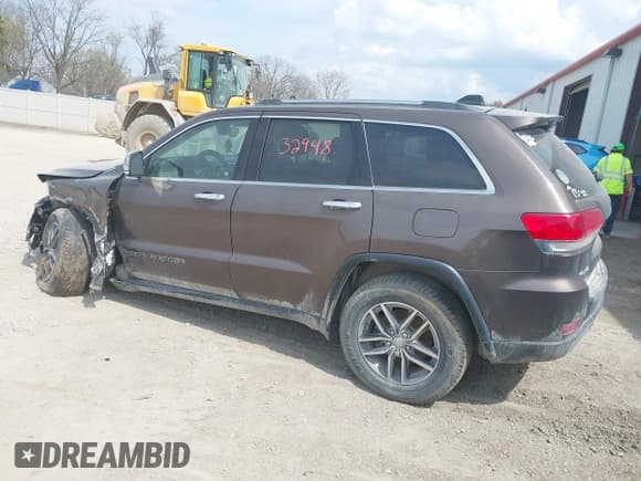 ✅ 2018 Jeep Grand Cherokee Limited • VIN: 1C4RJFBG9JC268479 • Lot: 42032948. Listed on IAAI with 106,077 mi. Free auction sales archive from the USA and detailed vehicle history report at DreamBid. Image 3.