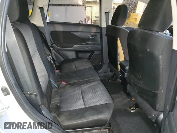 ✅ 2014 Mitsubishi Outlander ES • VIN: JA4AD2A39EZ007538 • Лот: 90595435. Опубликован ранее на Copart с пробегом 151 539 миль. Бесплатный доступ к архиву аукционных продаж из США и подробный отчёт об истории автомобиля на DreamBid. Изображение 11.