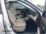 ✅ 2021 Toyota Highlander XLE • VIN: 5TDGZRAH4MS519388 • Lot: 43277158. Listed on IAAI with 86,621 mi. Free auction sales archive from the USA and detailed vehicle history report at DreamBid. Image 5.