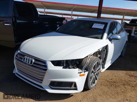 ✅ 2018 Audi S4 Prestige • VIN: WAUC4AF49JA019401 • Lot: 42143099. Wystawiony na IAAI z przebiegiem 50 206 mil. Bezpłatny archiwum sprzedaży aukcyjnych z USA i szczegółowy raport historii pojazdu na DreamBid. Zdjęcie 6.