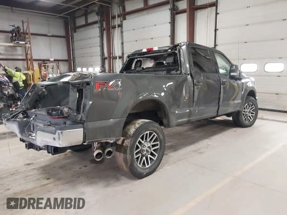 ✅ 2018 Ford F-250 XL • VIN: 1FT7W2BT0JEB71240 • Lot: 41740430. Wystawiony na IAAI z przebiegiem 89 803 mil. Bezpłatny archiwum sprzedaży aukcyjnych z USA i szczegółowy raport historii pojazdu na DreamBid. Zdjęcie 4.