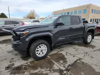 ✅ 2025 Toyota Tacoma SR5 • VIN: 3TMLB5JN9SM144595 • Lot: 90094415. Listed on Copart with 1,563 mi. Free auction sales archive from the USA and detailed vehicle history report at DreamBid. Image 1.