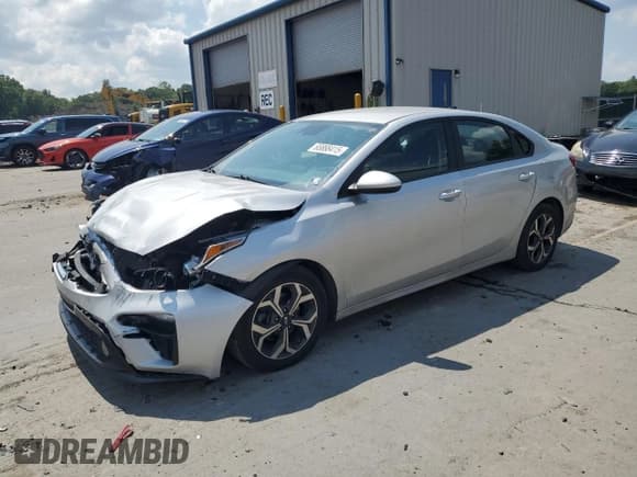 ✅ 2021 Kia Forte FE • VIN: 3KPF24AD9ME313025 • Lot: 65888415. Wystawiony na Copart z przebiegiem 68 905 mil. Bezpłatny archiwum sprzedaży aukcyjnych z USA i szczegółowy raport historii pojazdu na DreamBid. Zdjęcie 1.