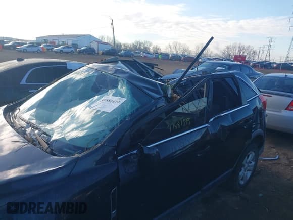 ✅ 2013 Chevrolet Captiva Sport LS • VIN: 3GNAL2EK5DS637098 • Lot: 41881819. Wystawiony na IAAI z przebiegiem 147 731 mil. Bezpłatny archiwum sprzedaży aukcyjnych z USA i szczegółowy raport historii pojazdu na DreamBid. Zdjęcie 6.