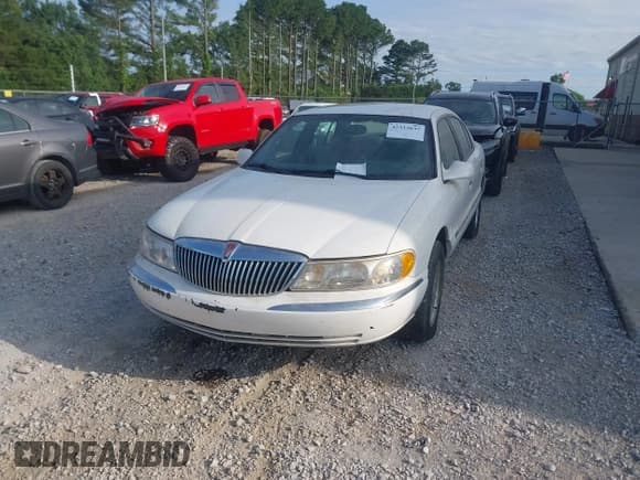 ✅ 1998 Lincoln Continental • VIN: 1LNLM97V1WY602564 • Лот: 42333637. Опубликован ранее на IAAI с пробегом 142 234 миль. Бесплатный доступ к архиву аукционных продаж из США и подробный отчёт об истории автомобиля на DreamBid. Изображение 6.