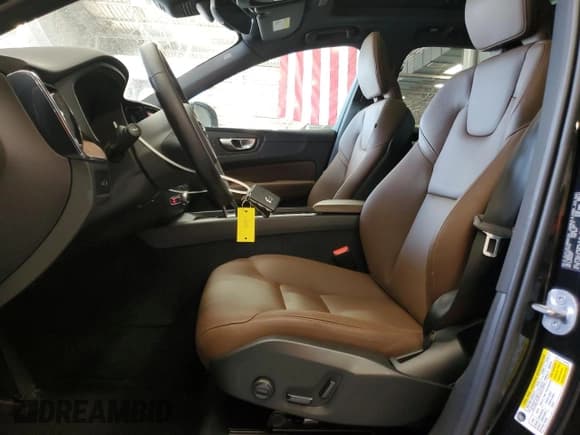 ✅ 2024 Volvo XC60 Plus Dark Theme • VIN: YV4H60DL1R1731420 • Lot: 63668675. Listed on Copart with 13,347 mi. Free auction sales archive from the USA and detailed vehicle history report at DreamBid. Image 7.