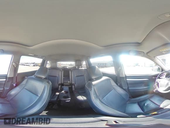 ✅ 2017 Toyota Highlander XLE • VIN: 5TDJZRFH6HS397282 • Лот: 83756695. Опубликован ранее на Copart с пробегом 182 183 миль. Бесплатный доступ к архиву аукционных продаж из США и подробный отчёт об истории автомобиля на DreamBid. Изображение 16.