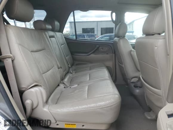 ✅ 2005 Toyota Sequoia SR5 • VIN: 5TDBT44A45S253725 • Lot: 92797745. Wystawiony na Copart z przebiegiem 292 859 mil. Bezpłatny archiwum sprzedaży aukcyjnych z USA i szczegółowy raport historii pojazdu na DreamBid. Zdjęcie 11.