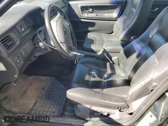 ✅ 1999 Volvo S70 • VIN: YV1LS55A2X2619987 • Lot: 81962255. Wystawiony na Copart z przebiegiem 216 656 mil. Bezpłatny archiwum sprzedaży aukcyjnych z USA i szczegółowy raport historii pojazdu na DreamBid. Zdjęcie 7.