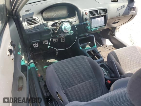 ✅ 1999 Honda Civic CX • VIN: 2HGEJ6322XH107335 • Lot: 63715645. Listed on Copart with 152,498 mi. Free auction sales archive from the USA and detailed vehicle history report at DreamBid. Image 8.