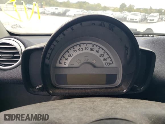 ✅ 2013 Smart fortwo Pure • VIN: WMEEJ3BA9DK627916 • Lot: 73515584. Wystawiony na Copart z przebiegiem Nie podano. Bezpłatny archiwum sprzedaży aukcyjnych z USA i szczegółowy raport historii pojazdu na DreamBid. Zdjęcie 9.