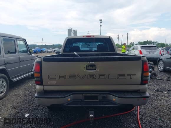 ✅ 2000 Chevrolet Silverado 1500 LS • VIN: 2GCEK19T9Y1331453 • Lot: 42671687. Wystawiony na IAAI z przebiegiem 233 675 mil mil. Skorzystaj z bezpłatnego archiwum sprzedaży aukcyjnych z USA i zobacz szczegółowy raport historii pojazdu na DreamBid. Zdjęcie 16.