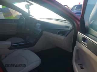 2017 Hyundai Sonata 2.4L с VIN 5NPE24AF2HH465159, выставлен на аукционе IAAI как лот 43509578 с пробегом 138 455 миль миль и . История ставок и продаж доступна на DreamBid. Изображение 5.