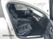 ✅ 2019 Volvo S60 Inscription • VIN: 7JRA22TL7KG003425 • Lot: 42195893. Listed on IAAI with 53,520 mi. Free auction sales archive from the USA and detailed vehicle history report at DreamBid. Image 5.