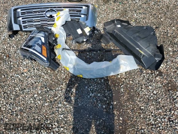 ✅ 2023 Nissan Titan SV • VIN: 1N6AA1ED9PN108095 • Lot: 57963375. Wystawiony na Copart z przebiegiem 21 232 mil. Bezpłatny archiwum sprzedaży aukcyjnych z USA i szczegółowy raport historii pojazdu na DreamBid. Zdjęcie 12.