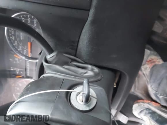 ✅ 2008 Chevrolet Colorado 2LT • VIN: 1GCDT49E688213966 • Lot: 43567948. Wystawiony na IAAI z przebiegiem 88 289 mil. Bezpłatny archiwum sprzedaży aukcyjnych z USA i szczegółowy raport historii pojazdu na DreamBid. Zdjęcie 11.