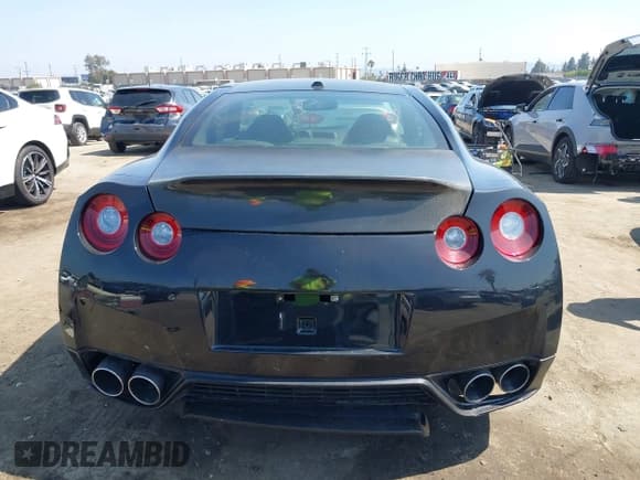 ✅ 2016 Nissan GT-R Premium • VIN: JN1AR5EF8GM290918 • Лот: 42476340. Опубликован ранее на IAAI с пробегом 23 667 миль. Бесплатный доступ к архиву аукционных продаж из США и подробный отчёт об истории автомобиля на DreamBid. Изображение 16.