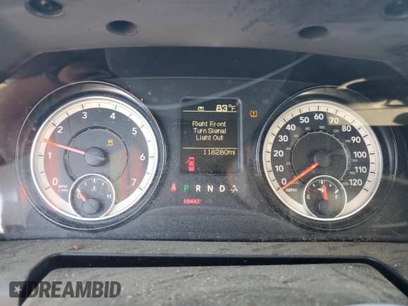 2017 Ram 1500 Tradesman z VIN 3C6JR6AG7HG786984, wystawiony jako Copart lot #81942525 z przebiegiem 118 280 mil mil oraz Szkoda całkowita • Salvage title. Historia ofert i sprzedaży dostępna na DreamBid. Obrazek 9.